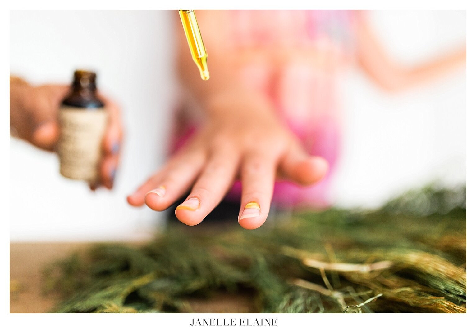 roots-revival-herbal-remedies-products-janelle-elaine-photography-houghton-michigan-157.jpg