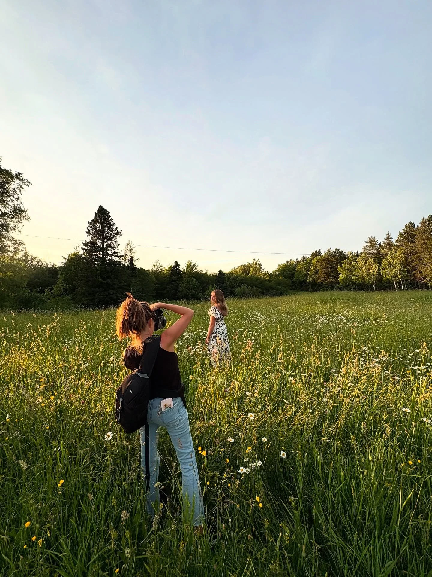 BTS: A gorgeous senior session back in the open fields of wild flowers; oh the things you miss while living in the desert. Also, we passed the post session tick check so win-win! 😅