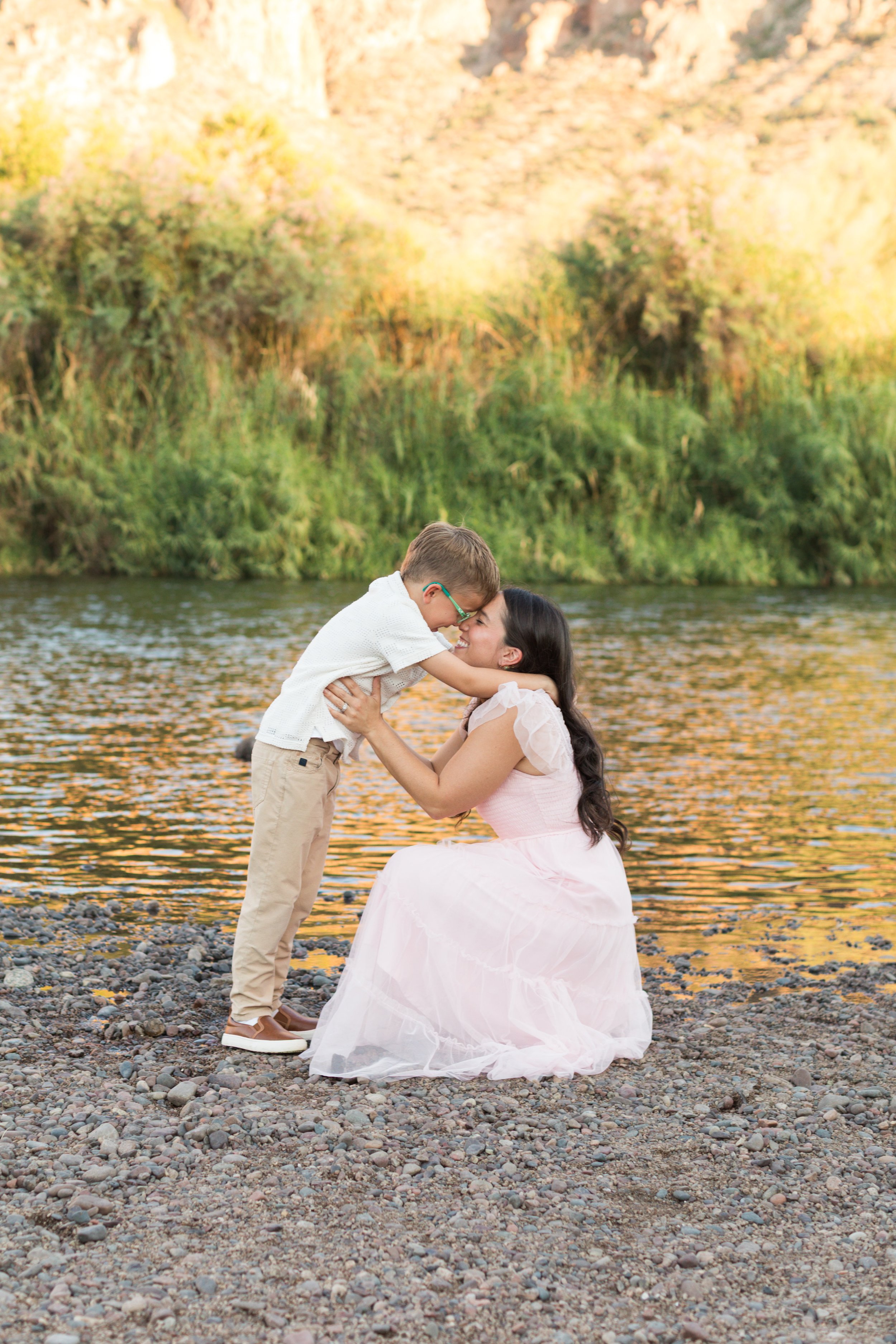 2N6A5868_ThompsenFamily2026_SaltRiverPortraits_57269-56-31.000 PM_0045.jpg
