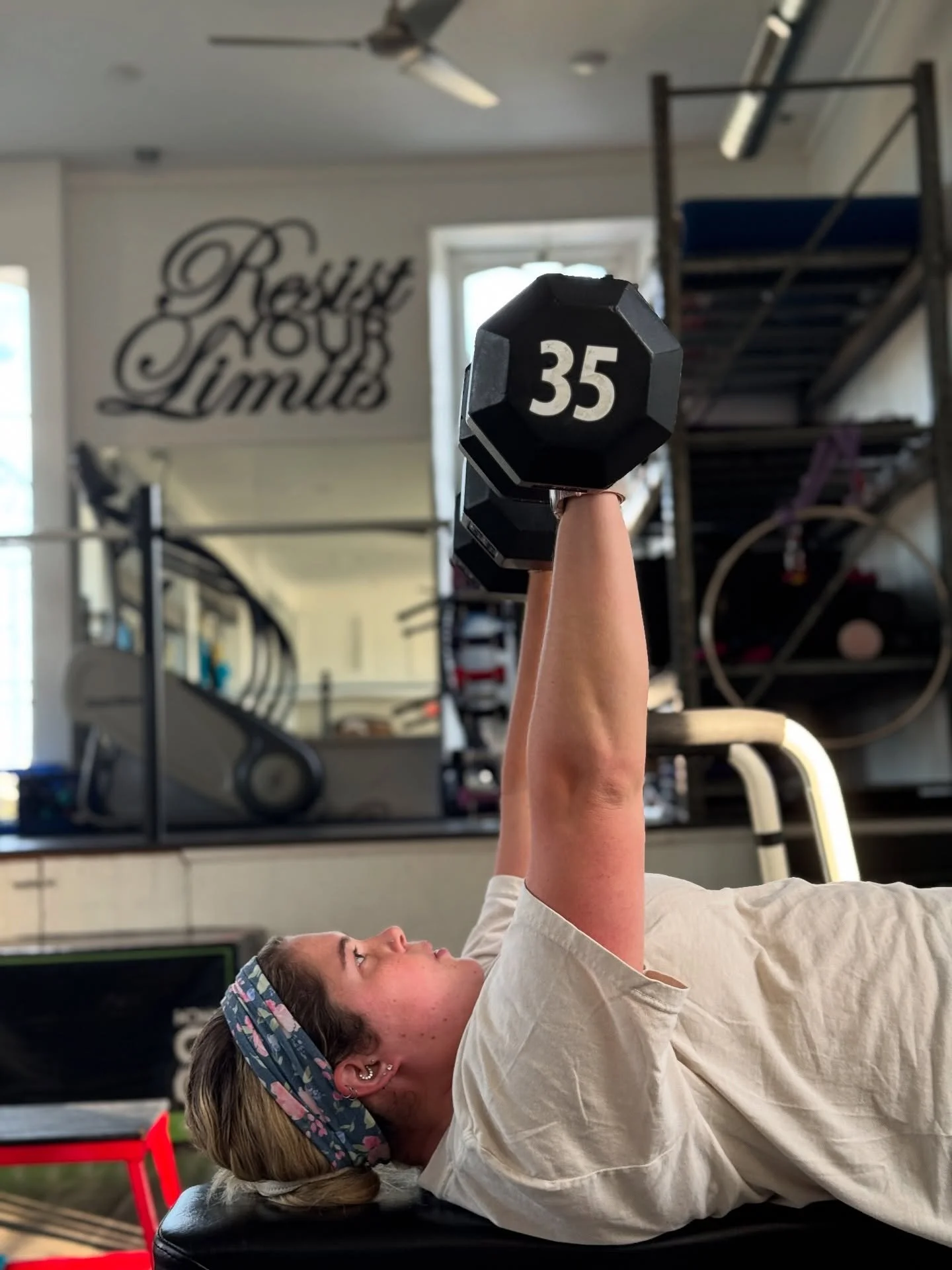German volume for Erin today. 10 SETS OF 10 👏🏼 Nothing fancy just reppin. 

#chestpress #personaltraining #fitness #buckscounty #smallgrouptraining #goalgetter #strengthtraining #results #gymlife