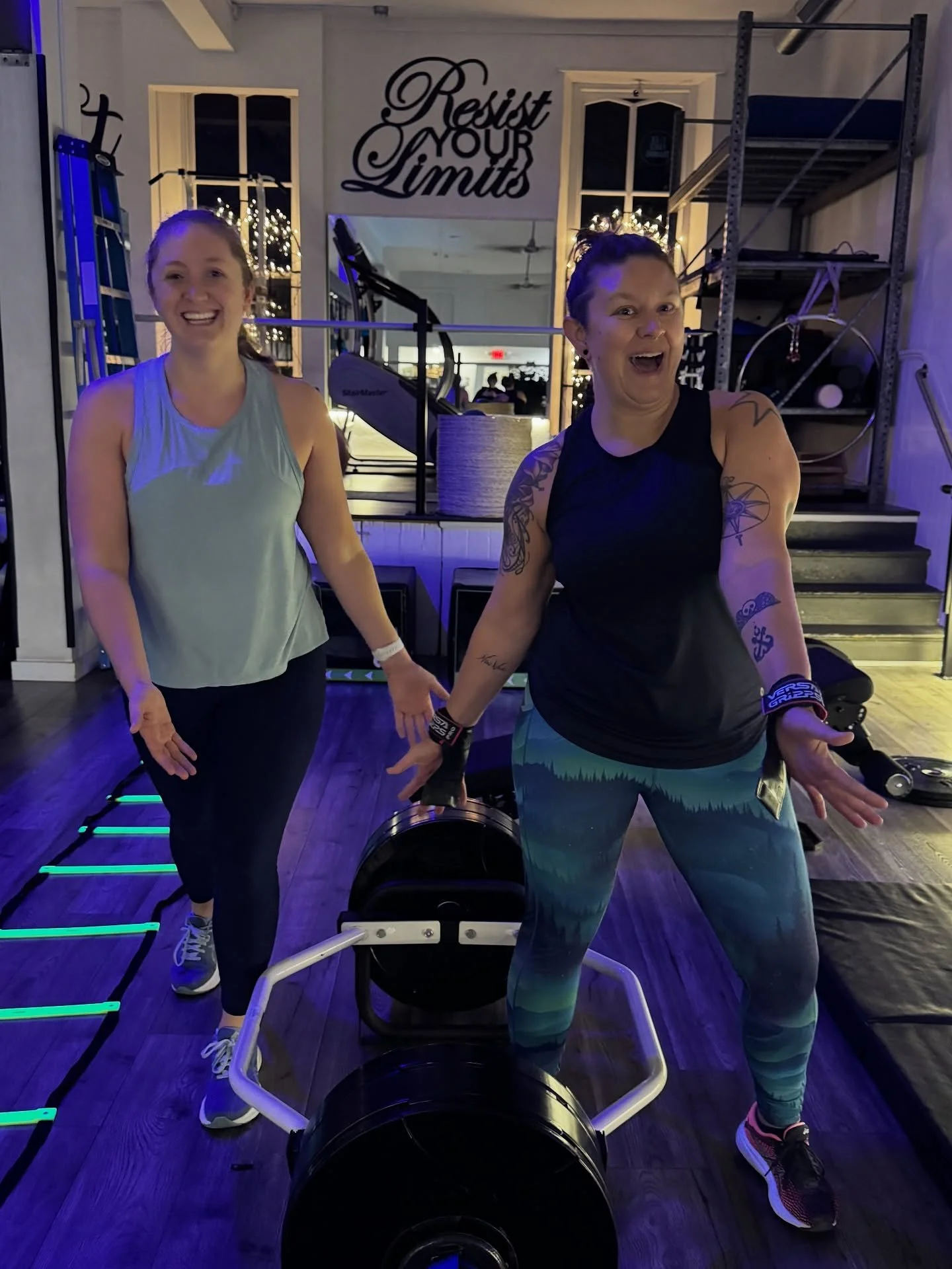 YES my unyielding 5AMers!!!! Way to show UP!!!! Every single one of you should feel so proud of the work you put in today. Keep at it. One brick at a time 💪🏼

#5amclub #fitness #lifting #workout #strengthtraining #womensfitness #personaltraining #s
