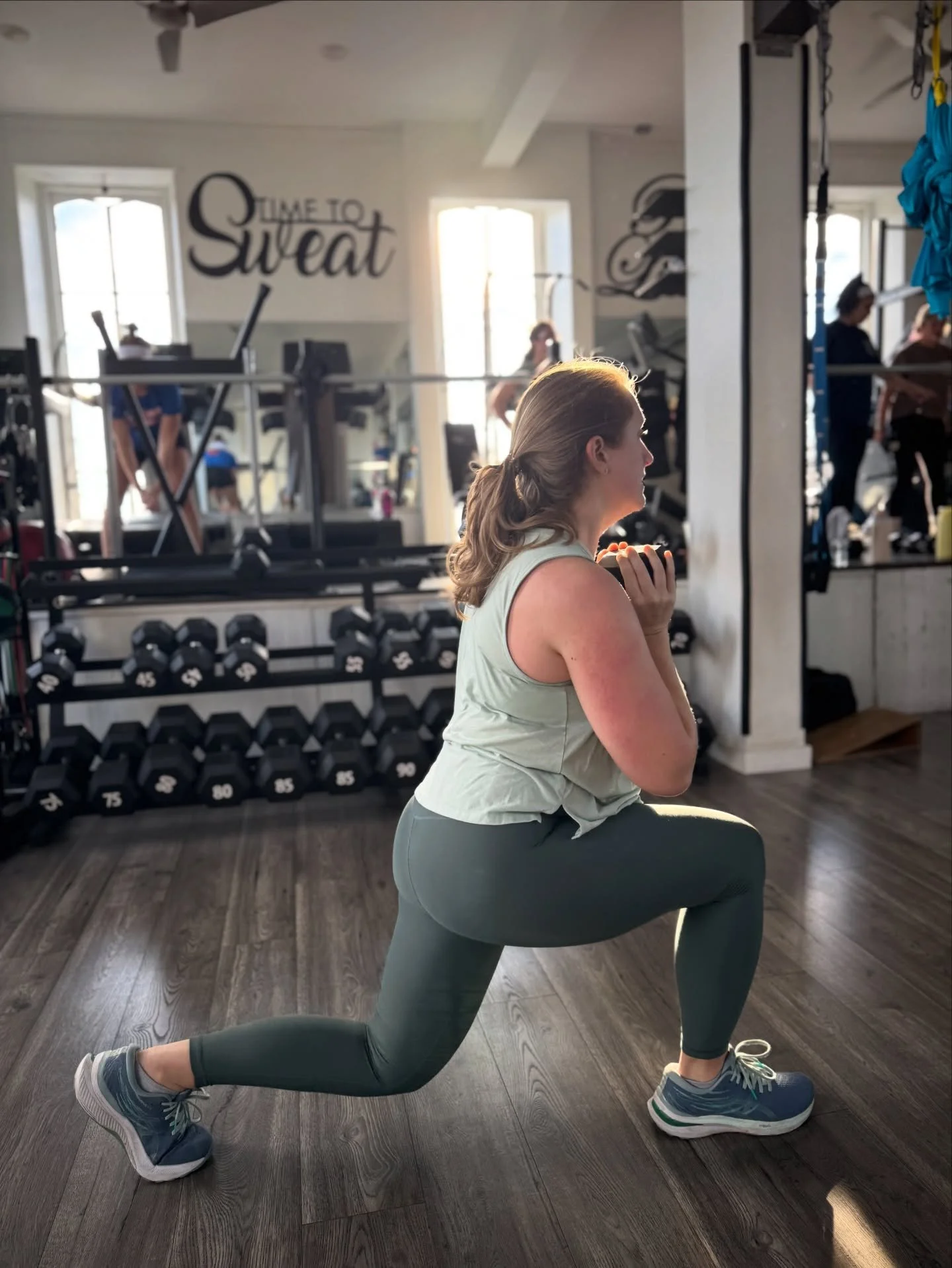 In this episode: Meredith works out in the daylight 😆👏🏼

#workout #personaltraining #smallbusiness #buckscounty