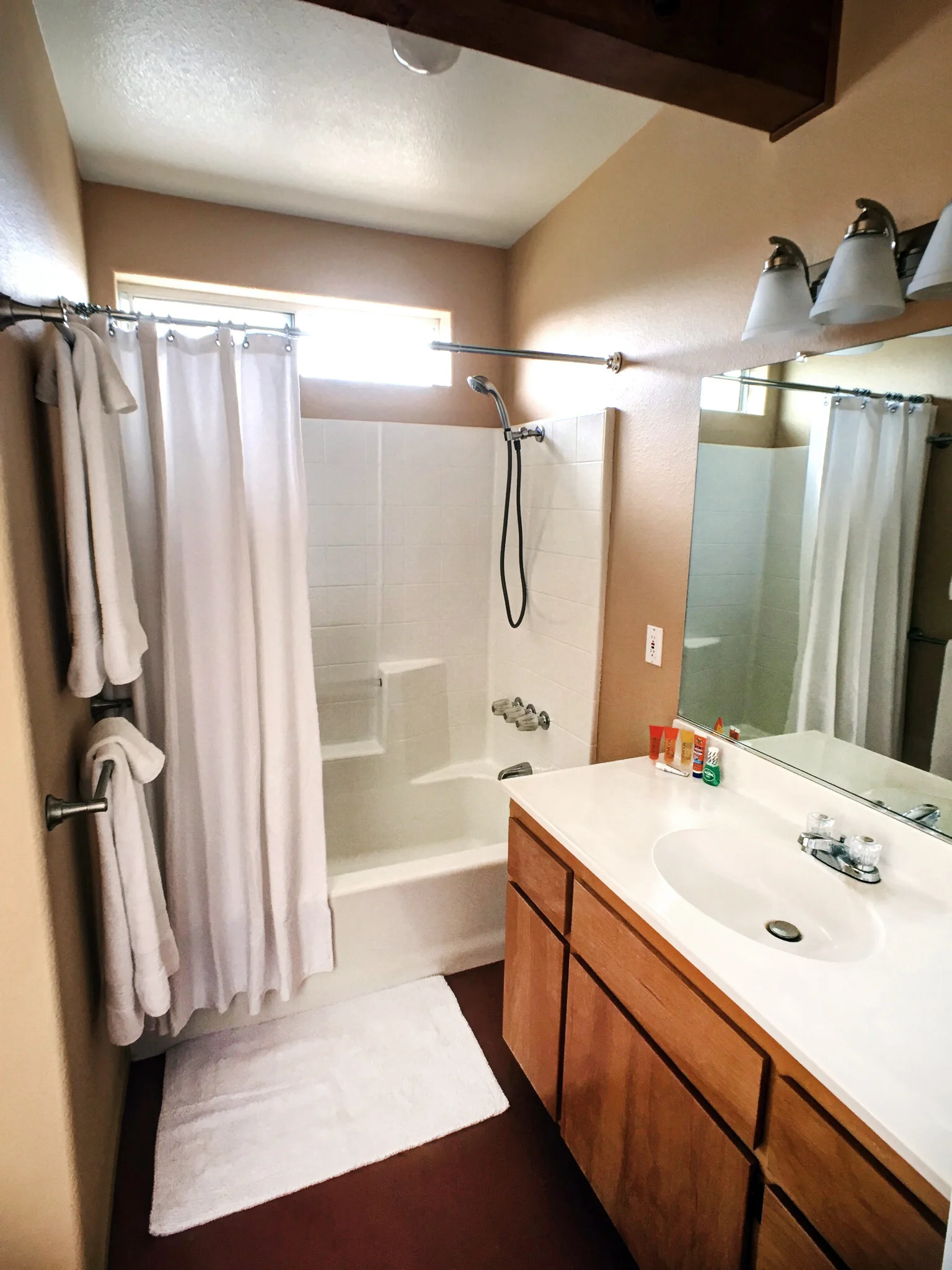 Los-Vientos-Hideaway-Bathoom Tall.jpg