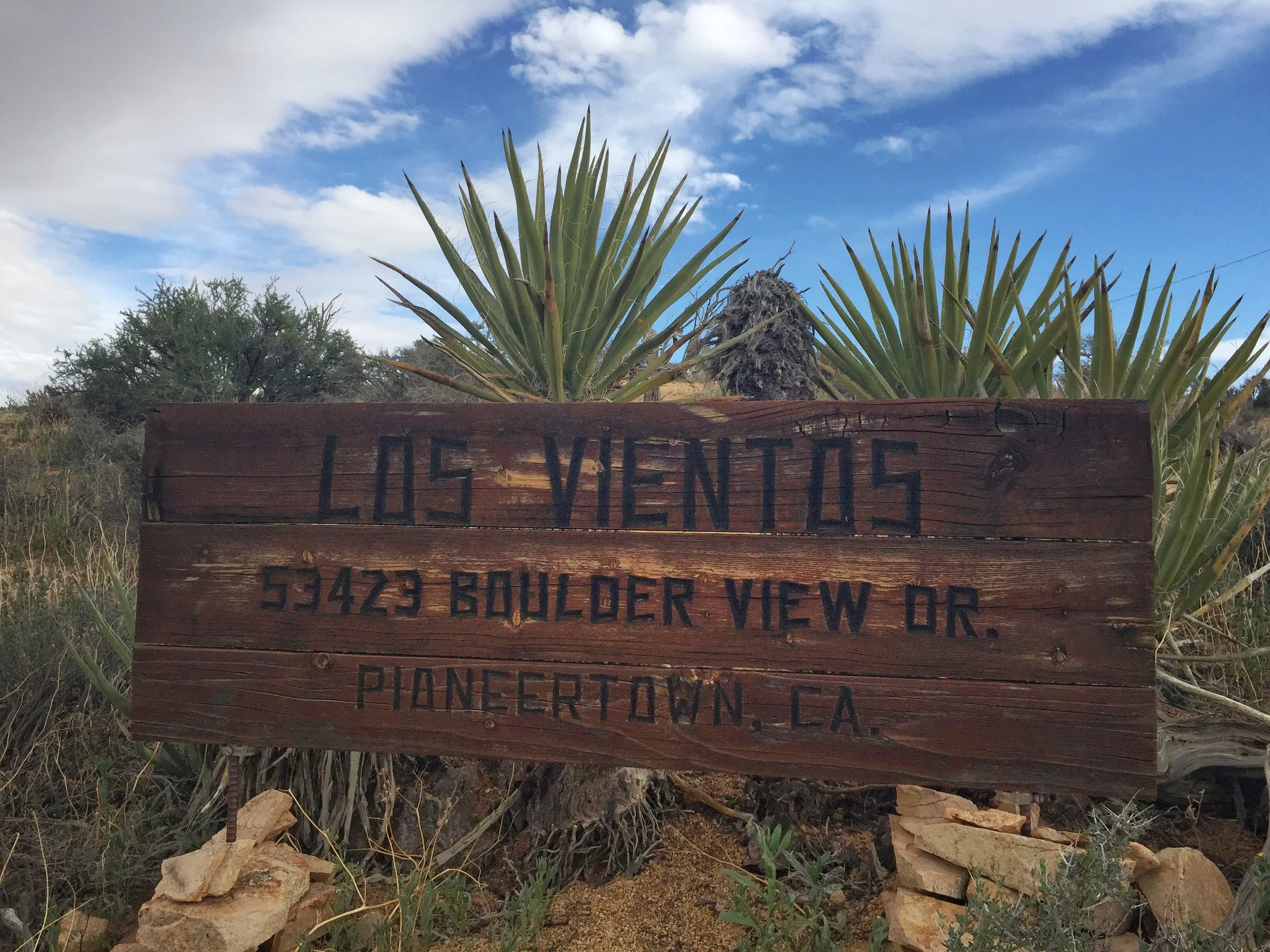Los-Vientos-Hideaway-Sign Out Front.jpg