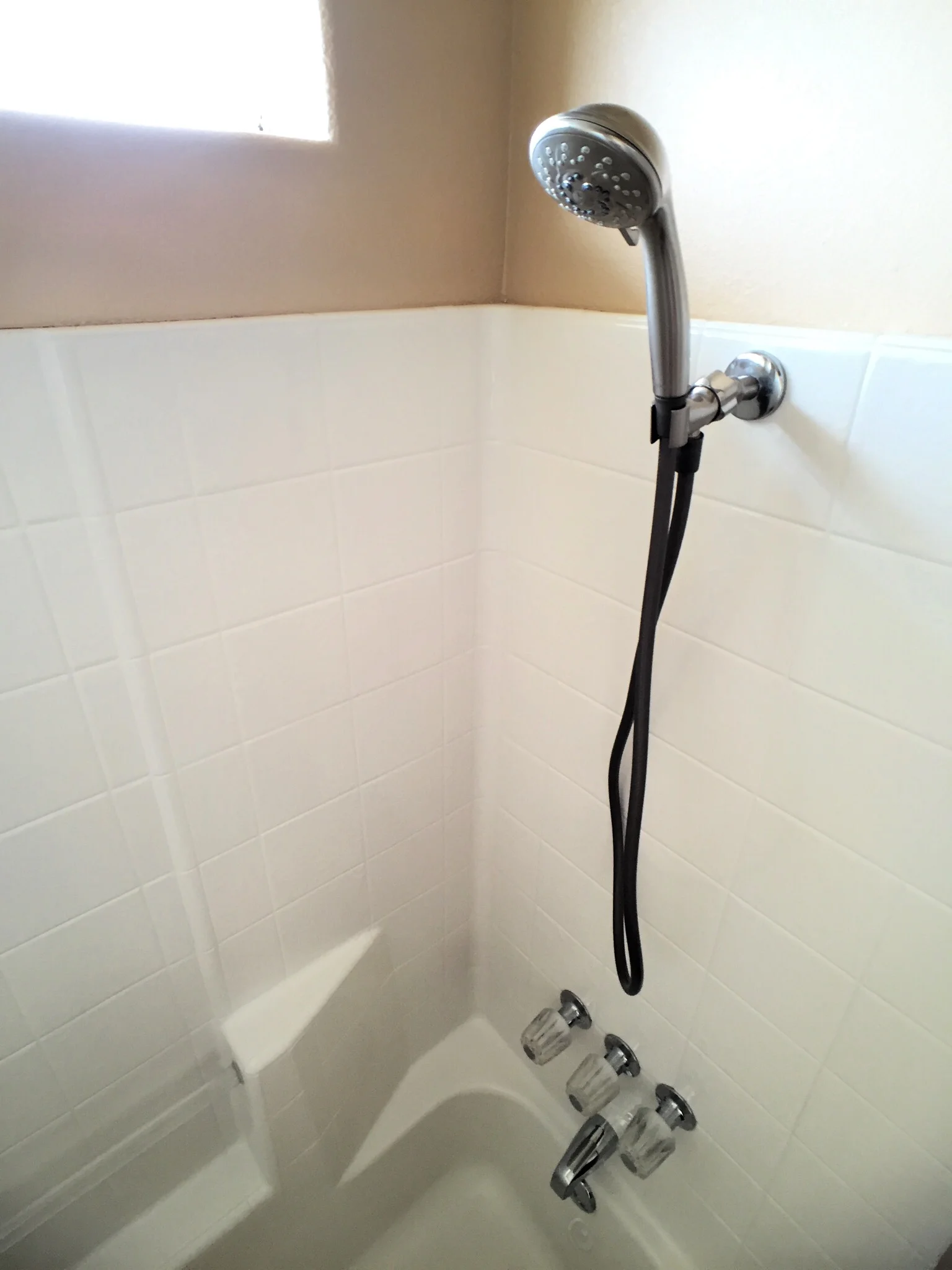 Los-Vientos-Hideaway-Bathroom Shower Head.jpg
