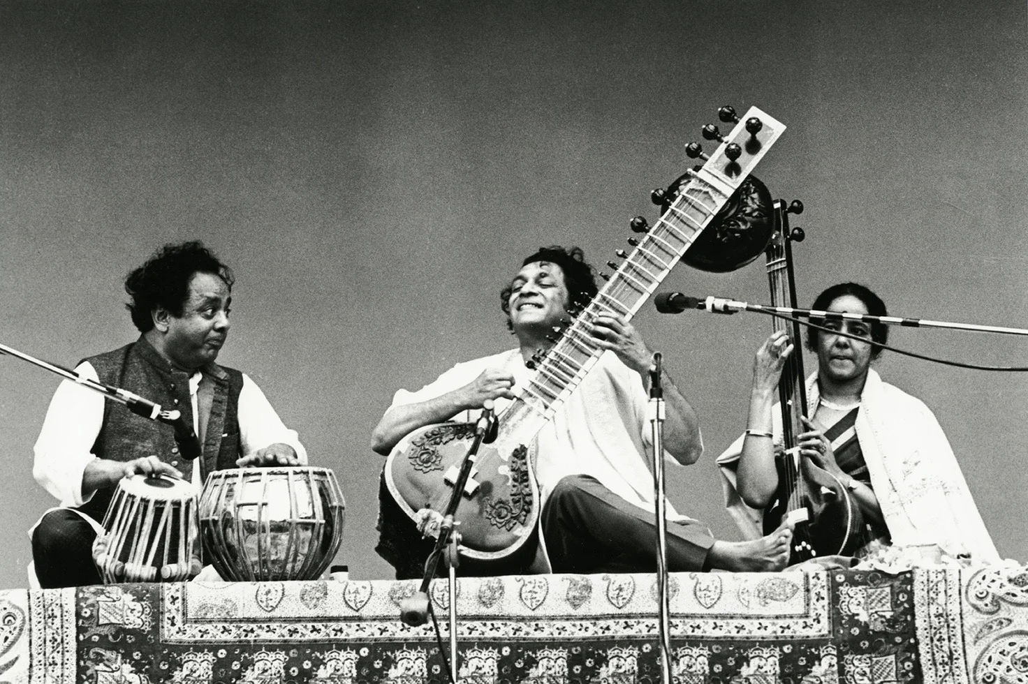 ravi_shankar_band_montereypop_1967 (1).jpg