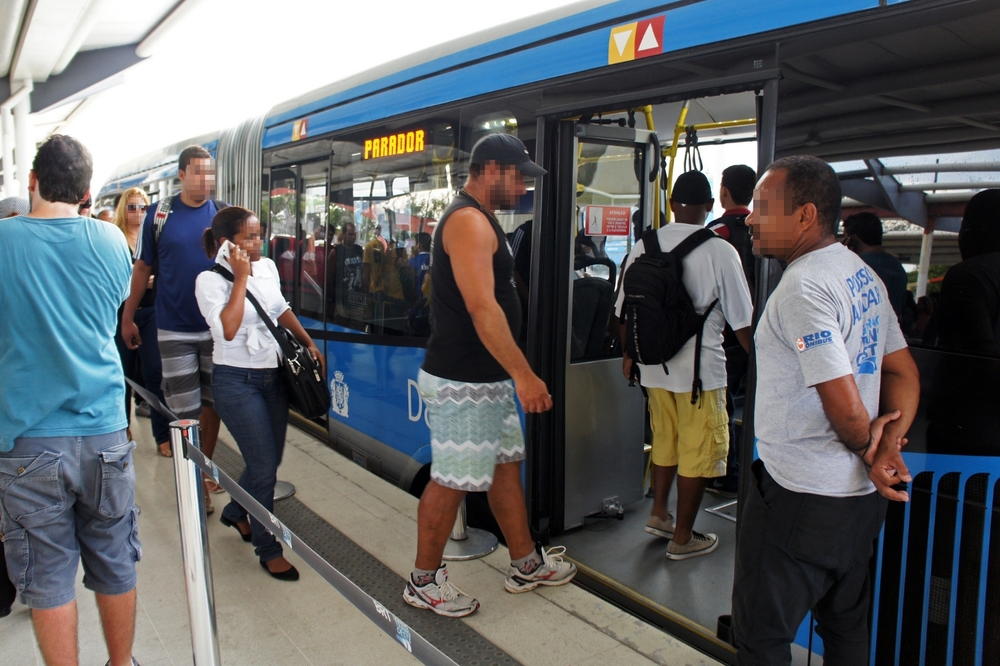 Rio de Janeiro's TransOeste: Level boarding