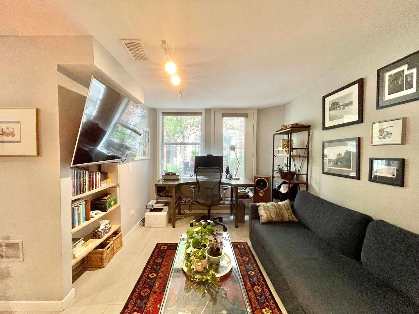 familyroom3.jpg