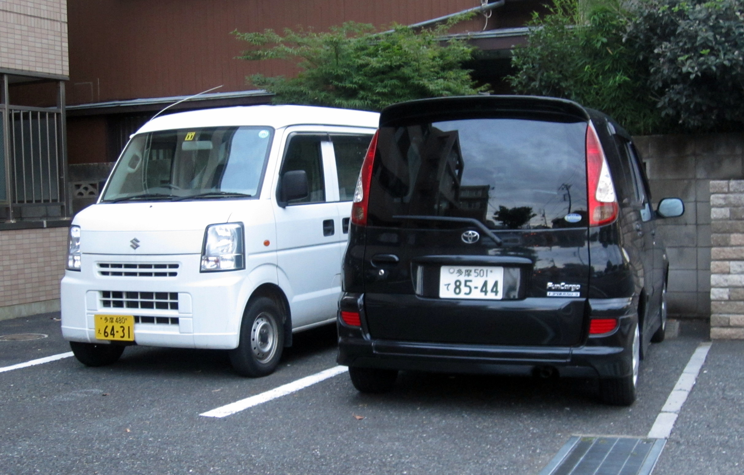 Streets are small, so cars are invariably small too. 