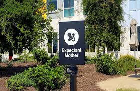 Facebook Expectant Mothers Sign.jpeg