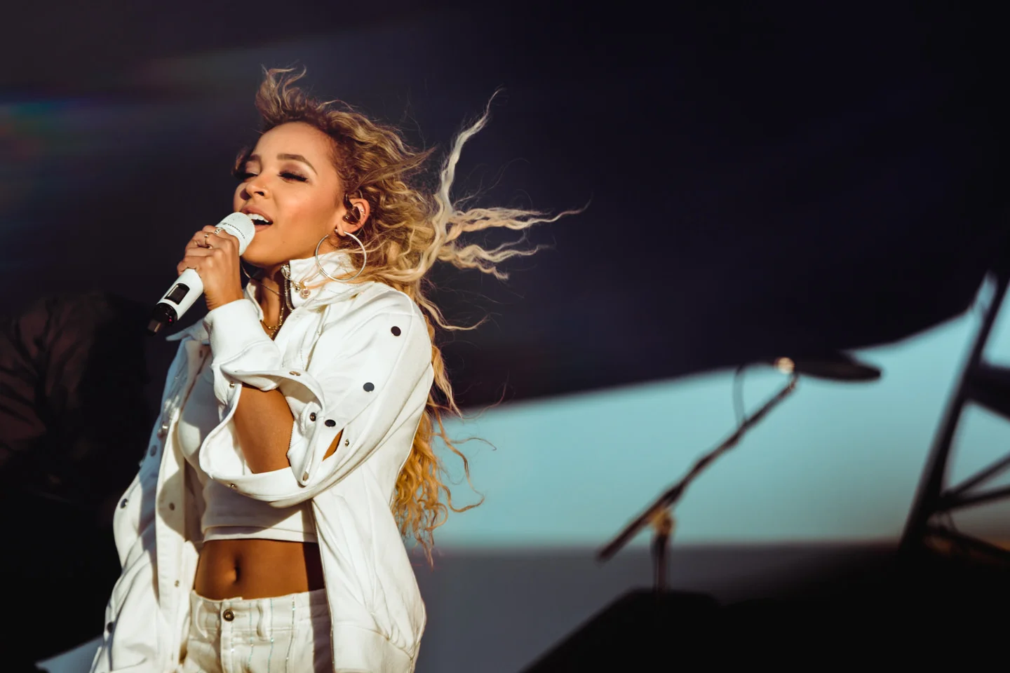 180306-kirby-gladstein-photography-air-and-style-festival-Tinashe-LA-7012.jpg