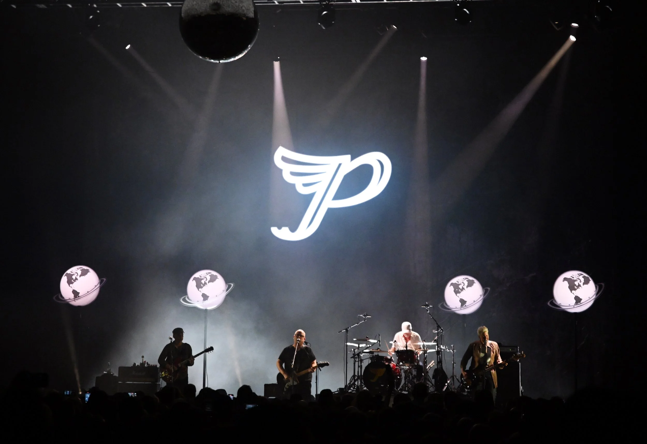 Pixies perform 'Bossanova' and 'Trompe Le Monde' at the Hollywood Palladium