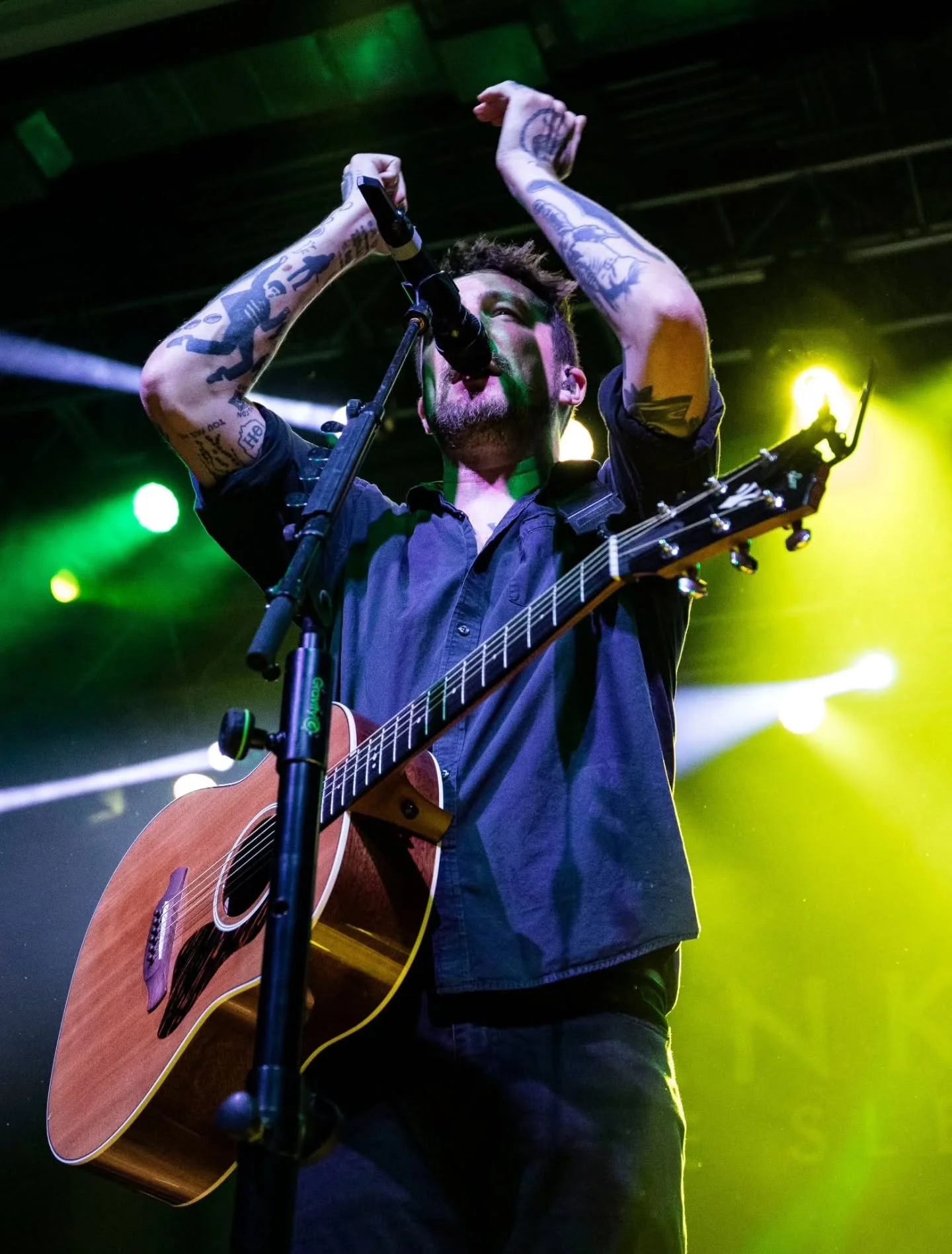 Frank Turner and the Sleeping Souls 🎵 2 nights in OC 🎵

UK artist @frankturner is currently on tour with @descendents &amp; @nobromusic. He performed two nights at @hobanaheim and brought on stage special guests such as @fatmikedude from @nofx. 🎵
