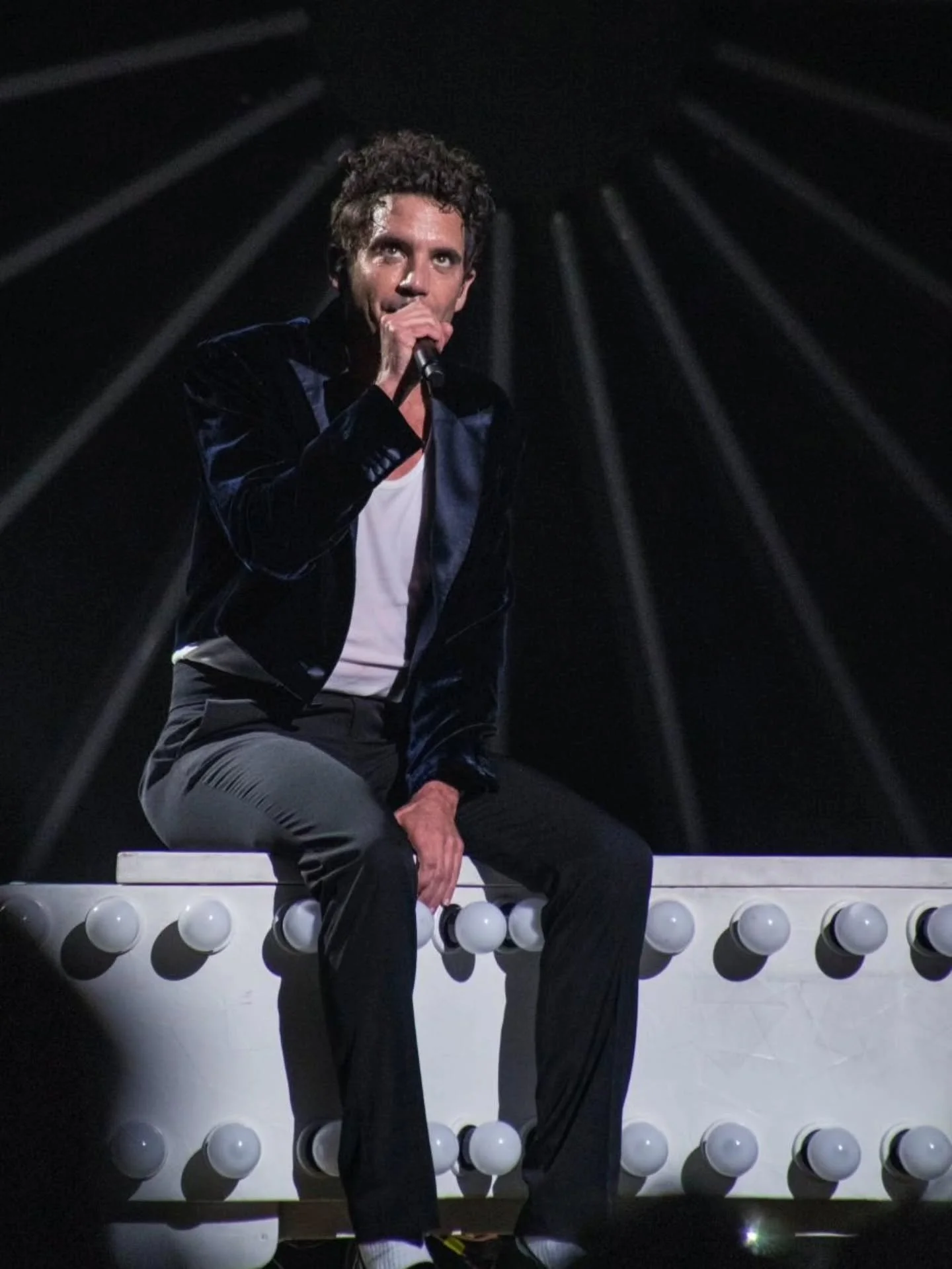 Mika's 'Spinning Out' Tour in LA ✨️

Mika @mikainstagram will be performing tonight at @castrotheatre in San Fran! See more from Mika's LA show last night from @orpheumtheatrela on soundbitemagazine.net 📲 Link in Bio 📲

Which are your favorite Mika