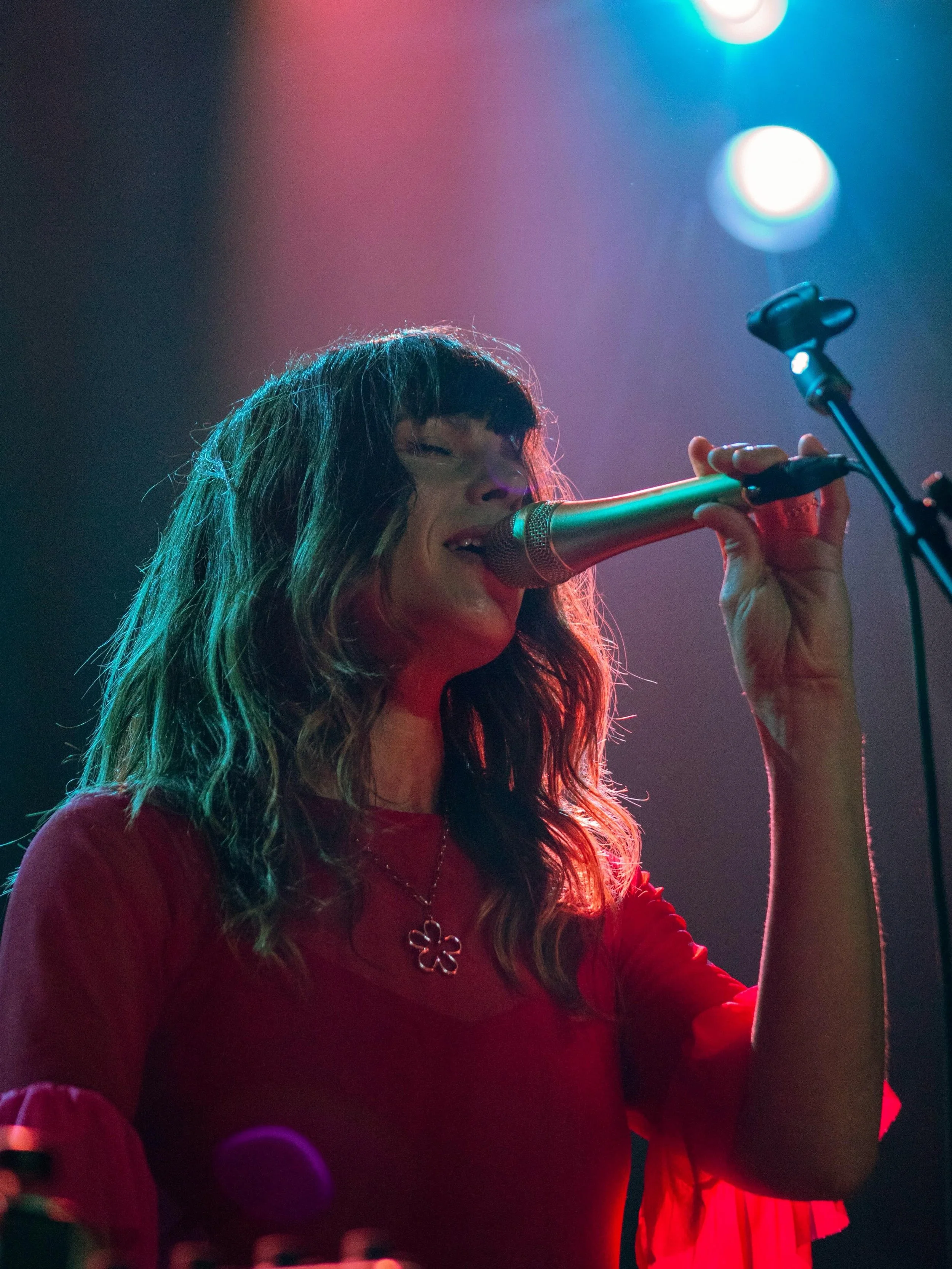 A Night of Fuzz, Dreams &amp; Echoes ✨ @melodysechochamber 

Melody&rsquo;s Echo Chamber Turned the Belasco @belascola into a Dreamworld 🏙️

Stay tuned on SoundBitemagazine.net 📲

Which are your favorite Melody&rsquo;s Echo Chamber songs? ✍️

📷 @v