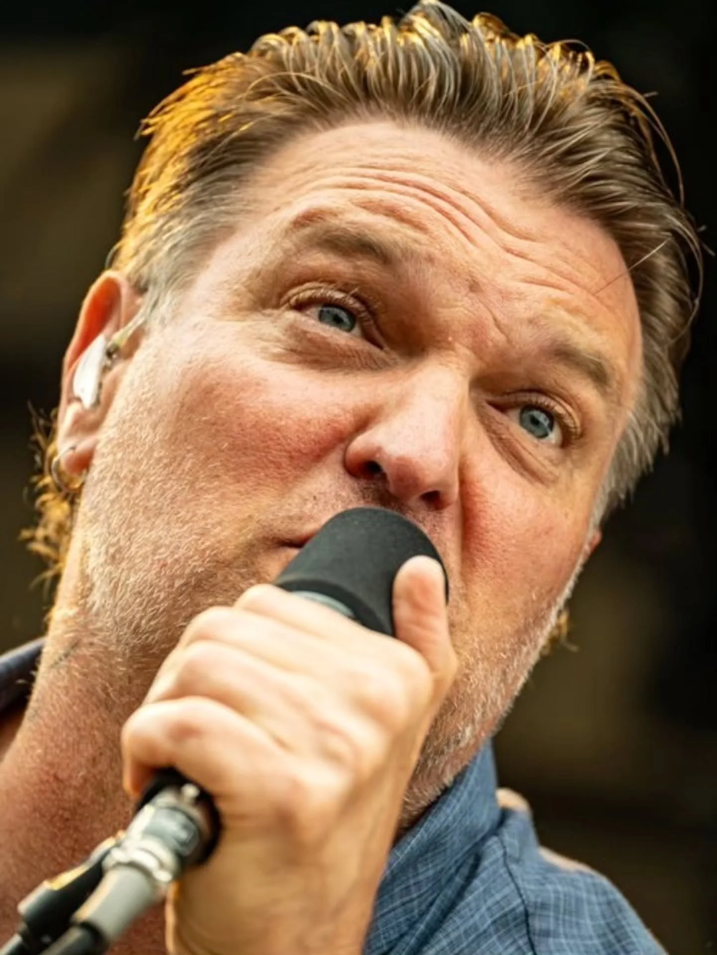 Trading in the bright pop of almost monday for gritty alternative rock, the Cold War Kids absolutely ignited Charlotte! 🔥 @coldwarkids

From the opening chords of "So Tied Up" to the stadium-sized singalong on "Hospital Beds", th