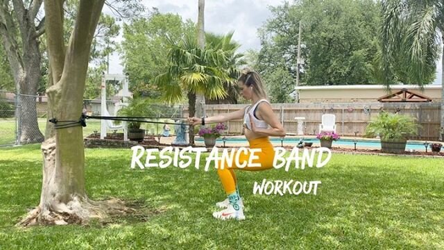Home is where the humidity&rsquo;s at 💦🥵🔥
⠀⠀⠀⠀⠀⠀⠀⠀⠀
Back in Louisiana 🐊 for a (literal) hot minute. I traveled with a set of resistance bands 💃🏼 having fun getting creative between classes.
⠀⠀⠀⠀⠀⠀⠀⠀⠀
Wrapped it around the tree &amp; threw down 