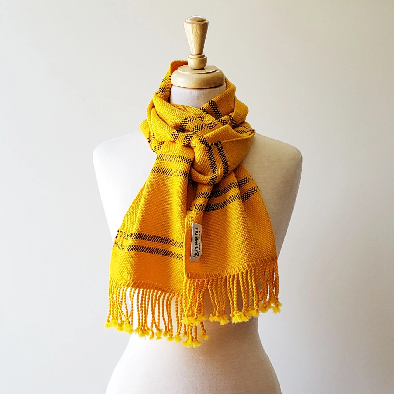 Hufflepuff stripe manniquin_1.jpg