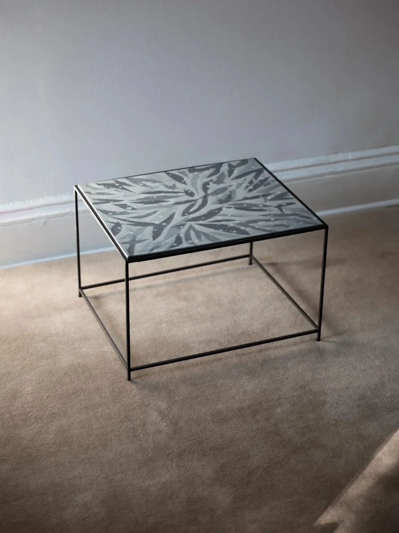 Natalie+Weinberger_side+table+with+pattered+top.jpg