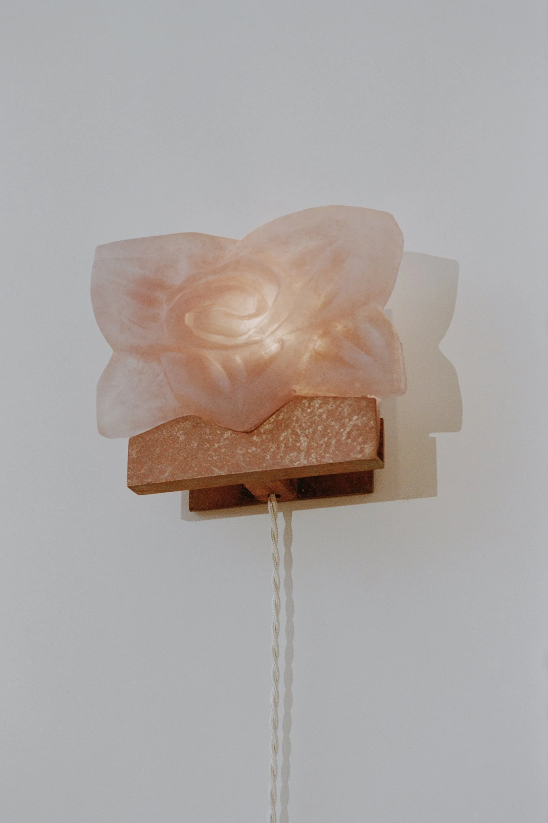 Pâte de Verre Sconce - Rose