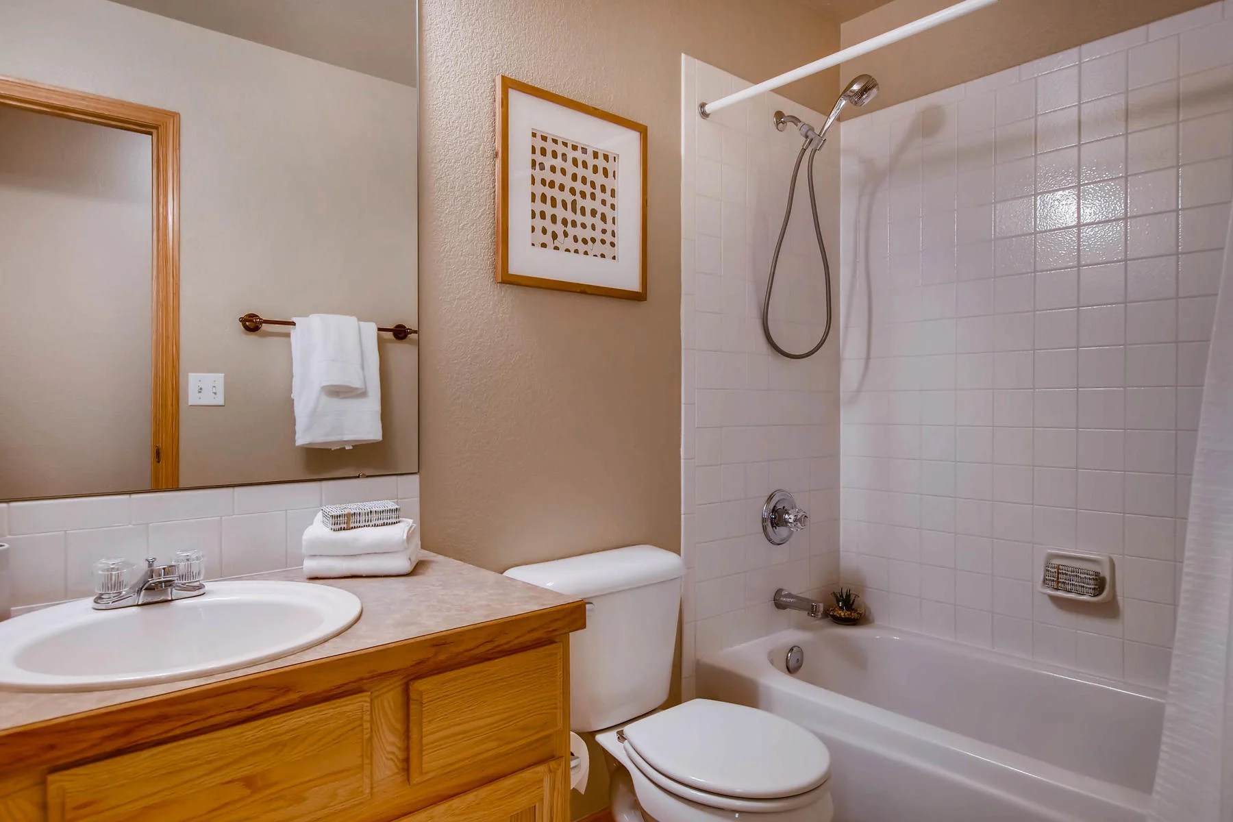 1694 Seven Lakes Dr Loveland-MLS_Size-028-30-2nd Floor Bathroom-1800x1200-72dpi.jpg