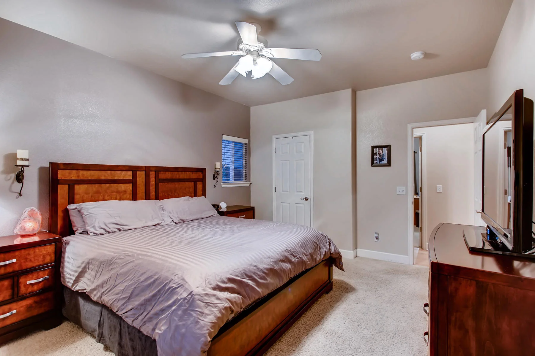 Master with LARGE Walk-In Closet & 5 Piece Bath
