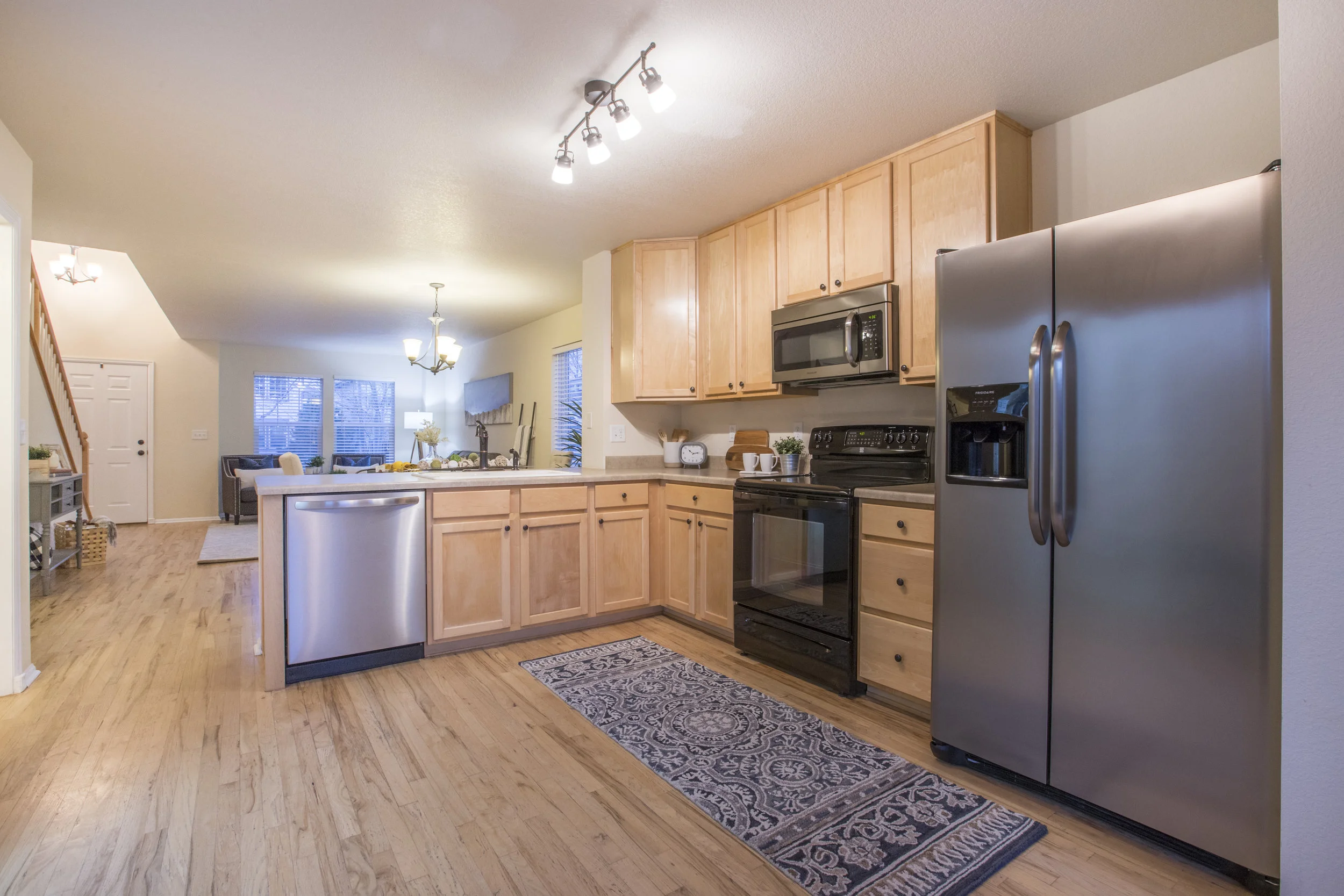 Great Neighborhood &amp; AWESOME Price!