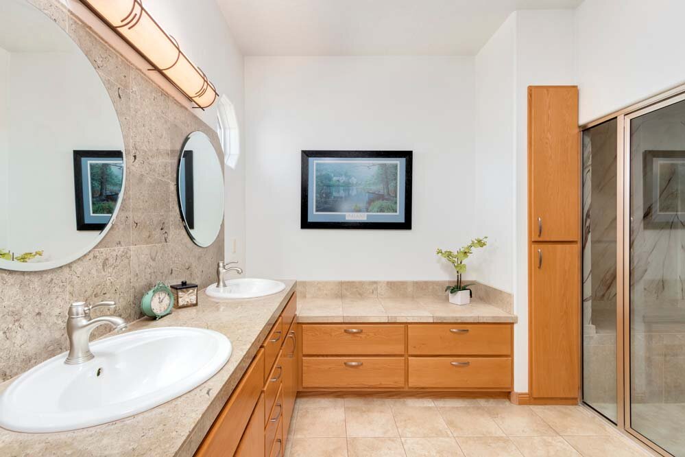 Ensuite Master Bathroom