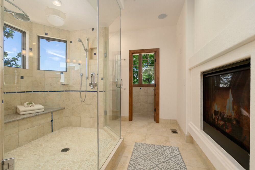 A large &amp; elegant double shower