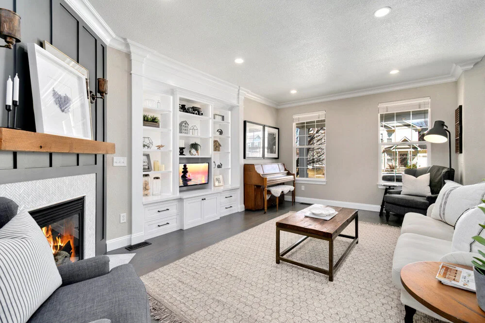 Spacious Living area w/ New Built-Ins