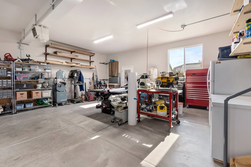 Amazing 5 Car Garage - Bring Your Toys &amp; Hobbies