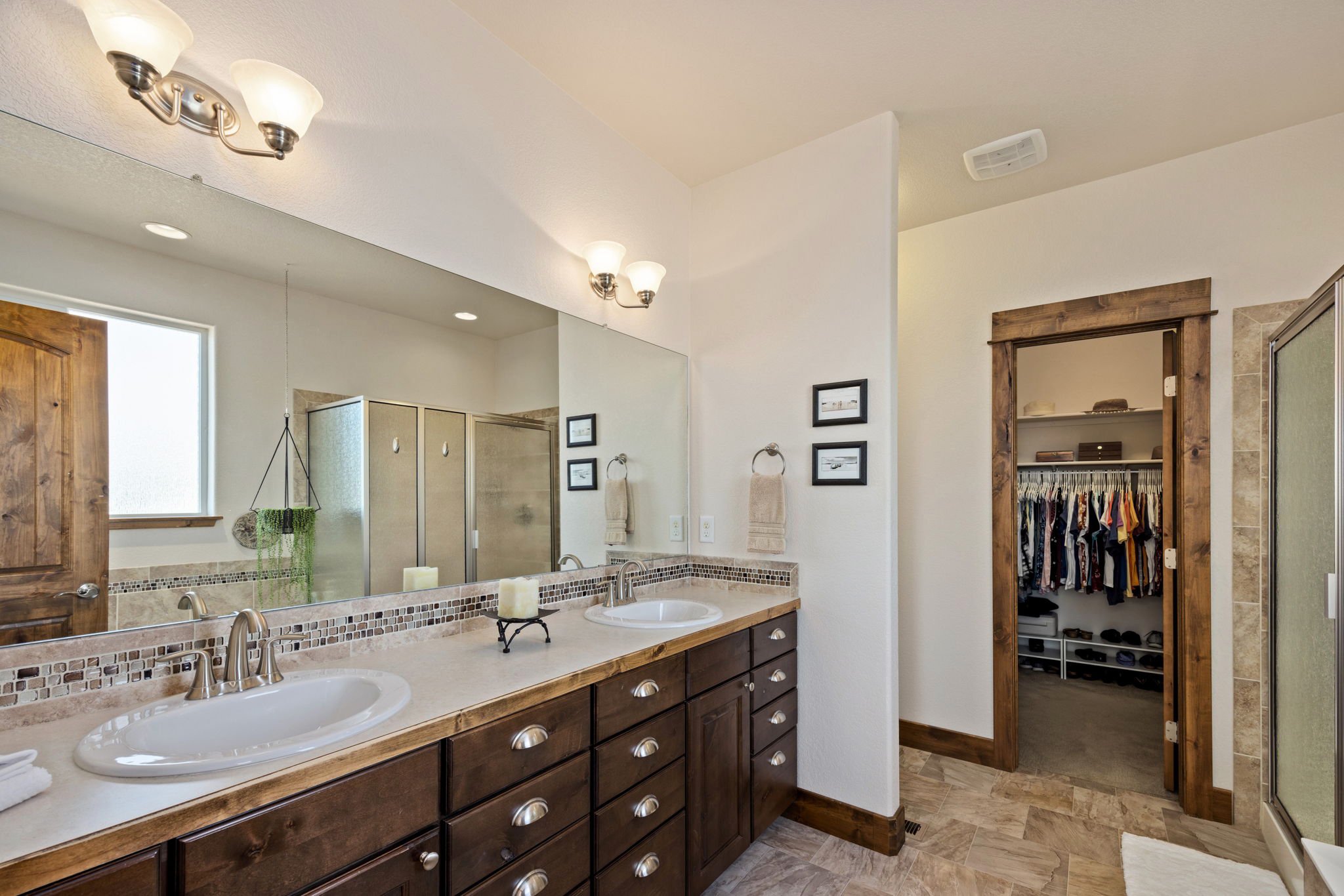 Large Vanity w/Double Sinks and Large Walk-In Closet