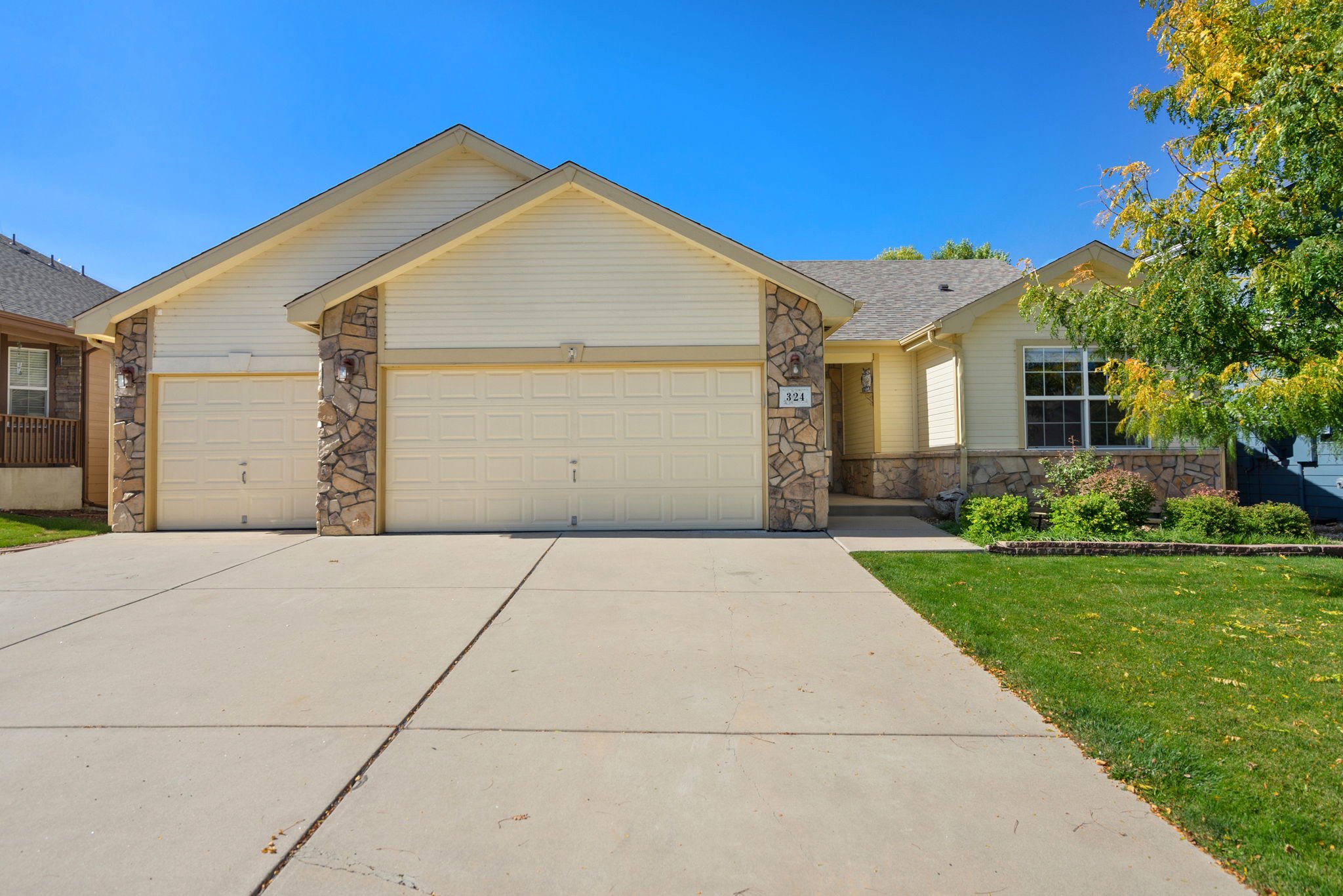 Beautiful Ranch Home w/ Large 3 Car Front Load Garage