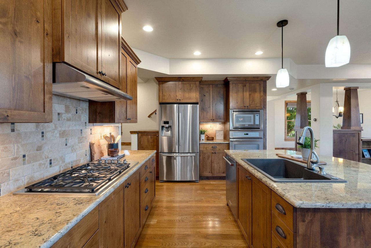 Soft-Close Cabinets &amp; Large Pot Drawers