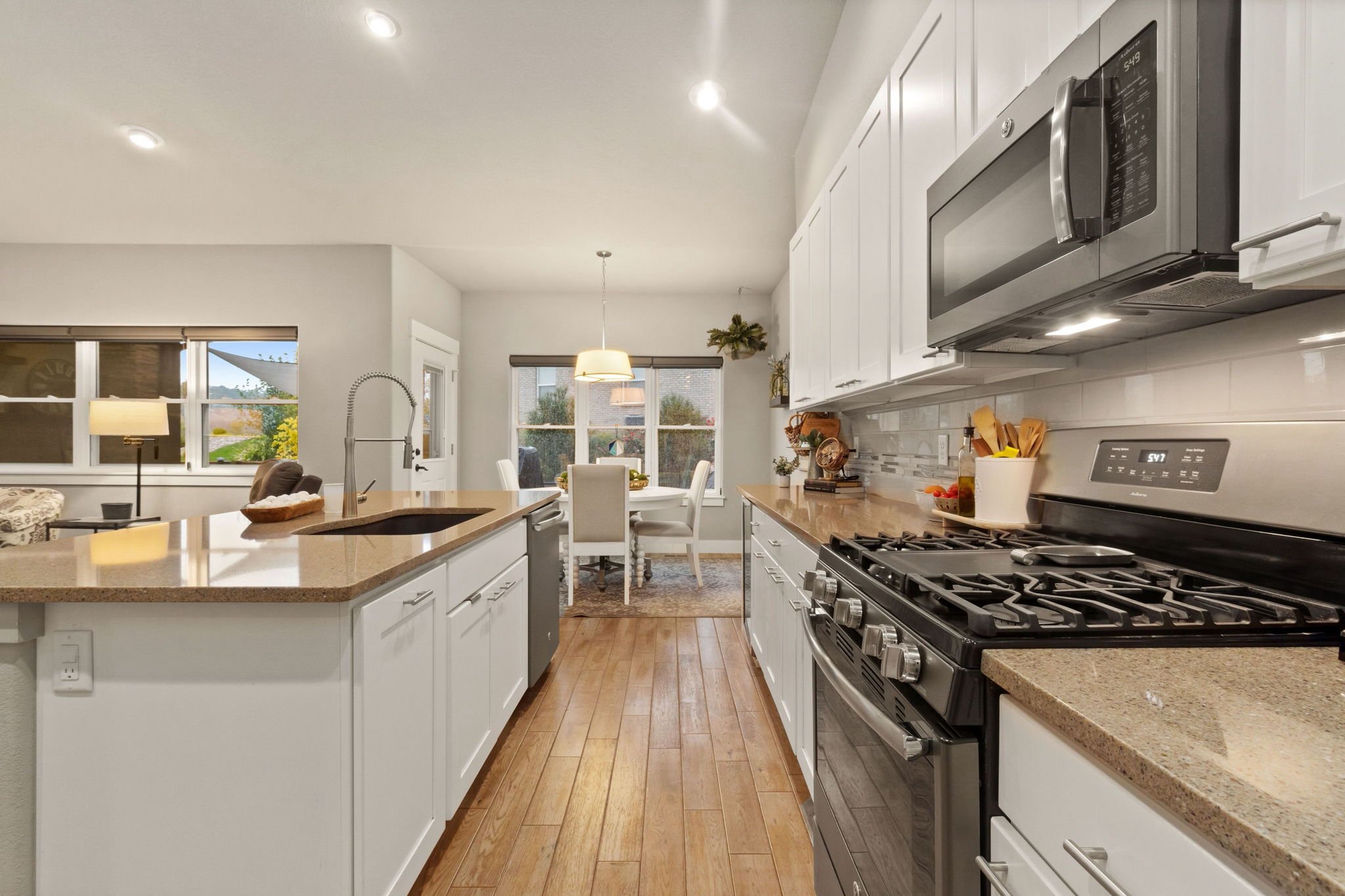 Soft-Close Cabinets, Undermount Sink &amp; Upgraded Faucet