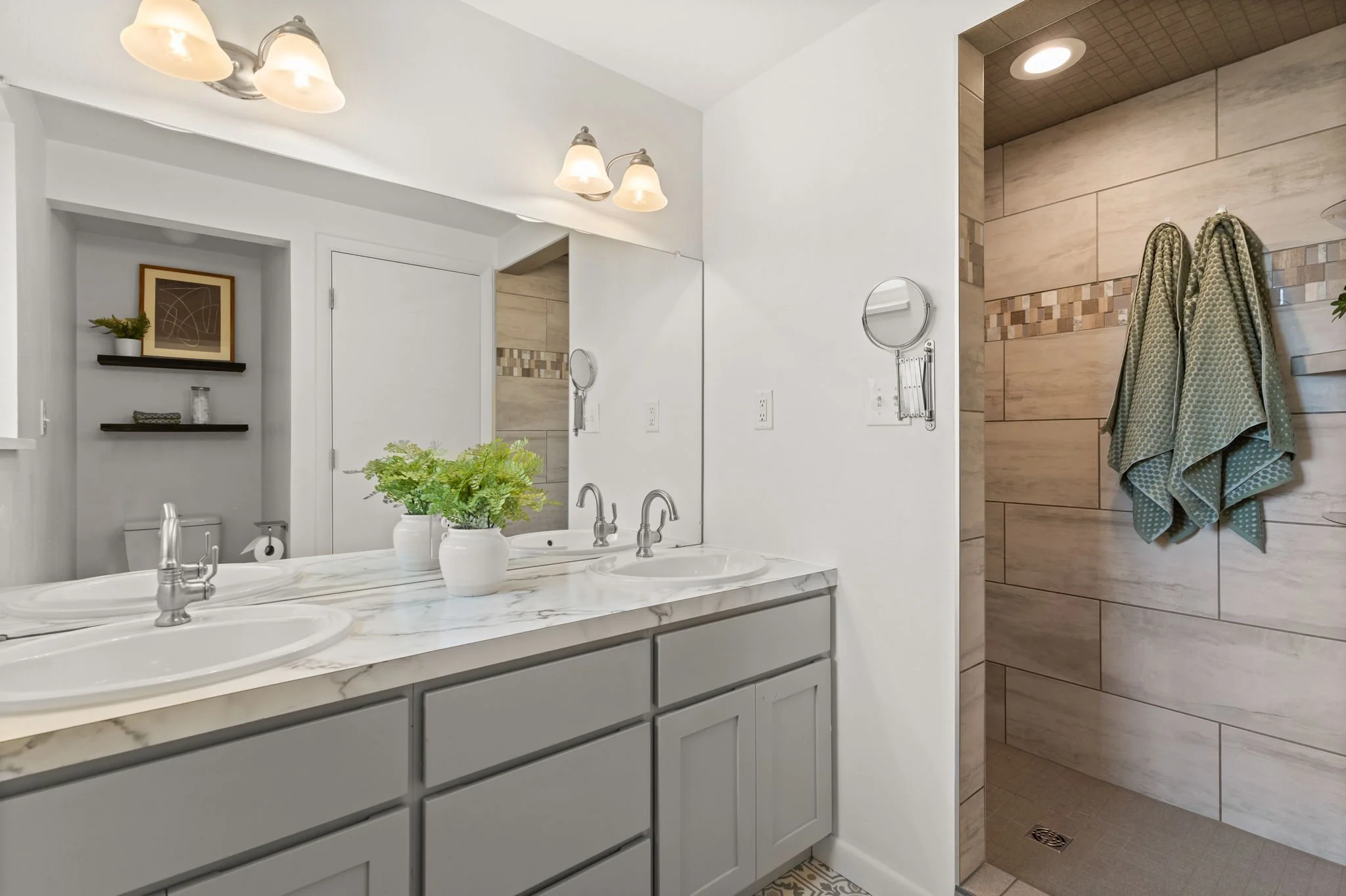 Private primary bathroom