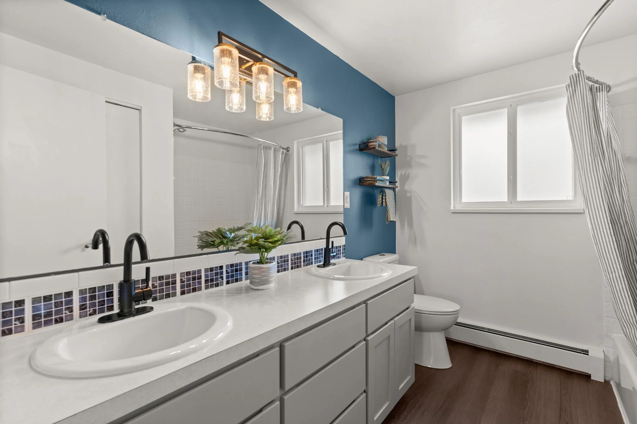 Full bath on the upper level