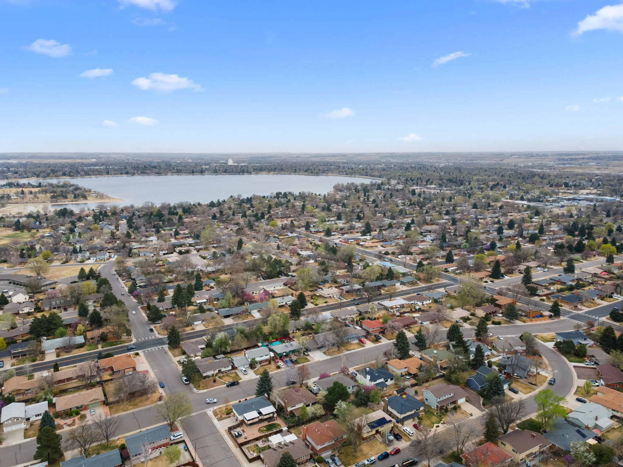 No HOA or Metro District