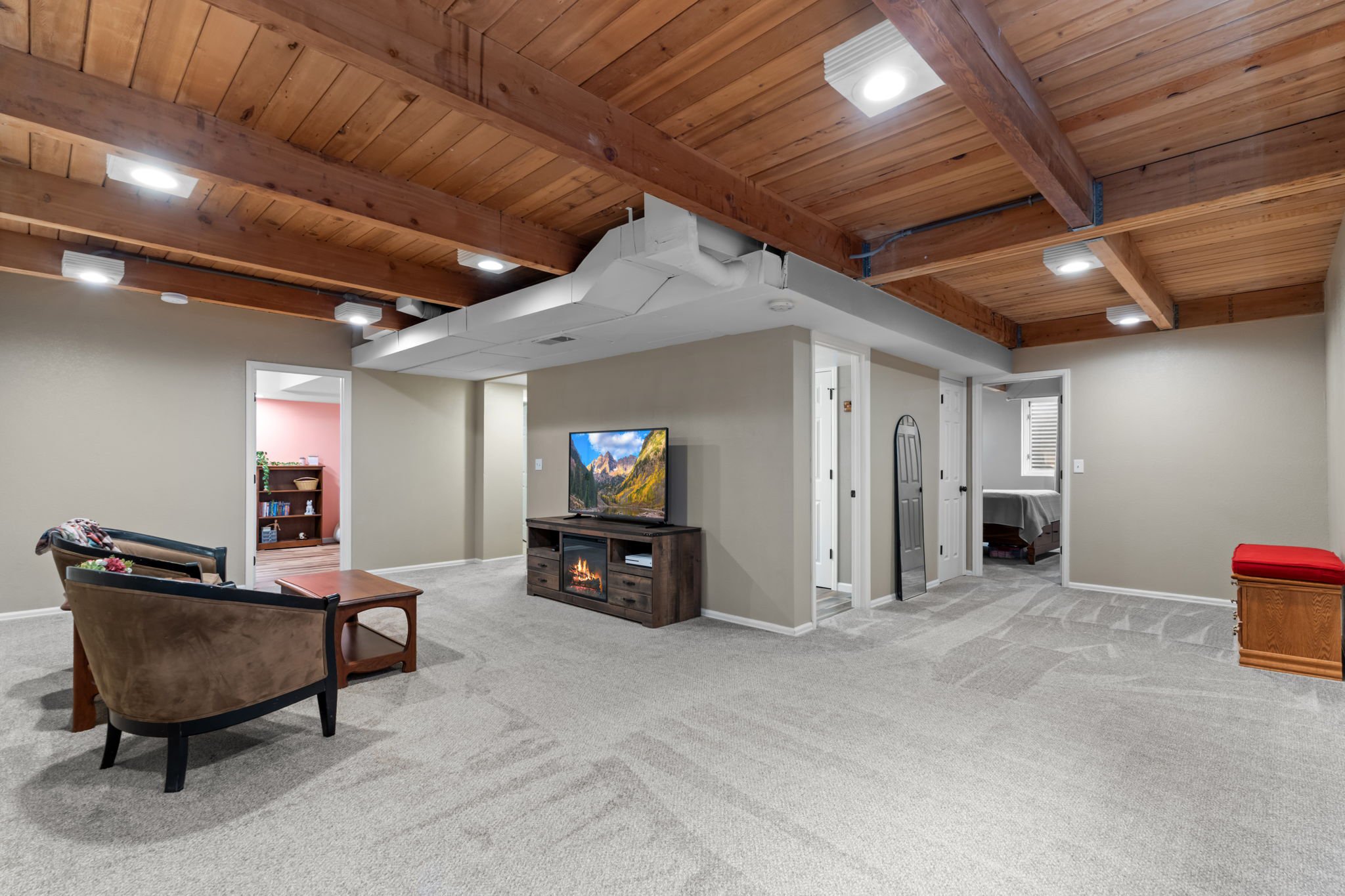 Large recreation room in the basement