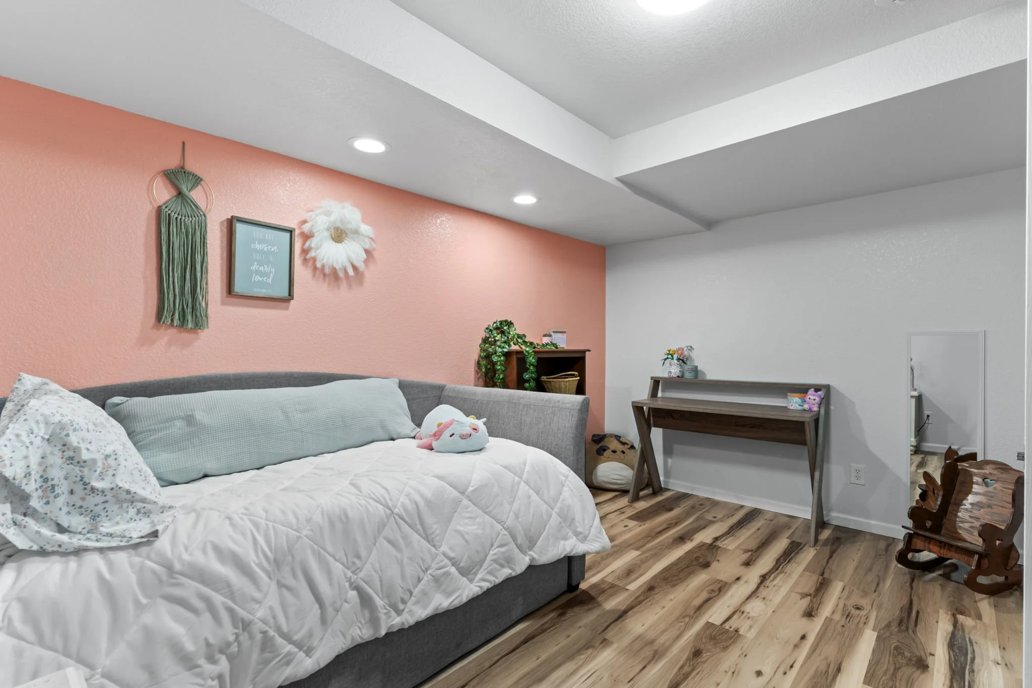 Fifth bedroom (basement)