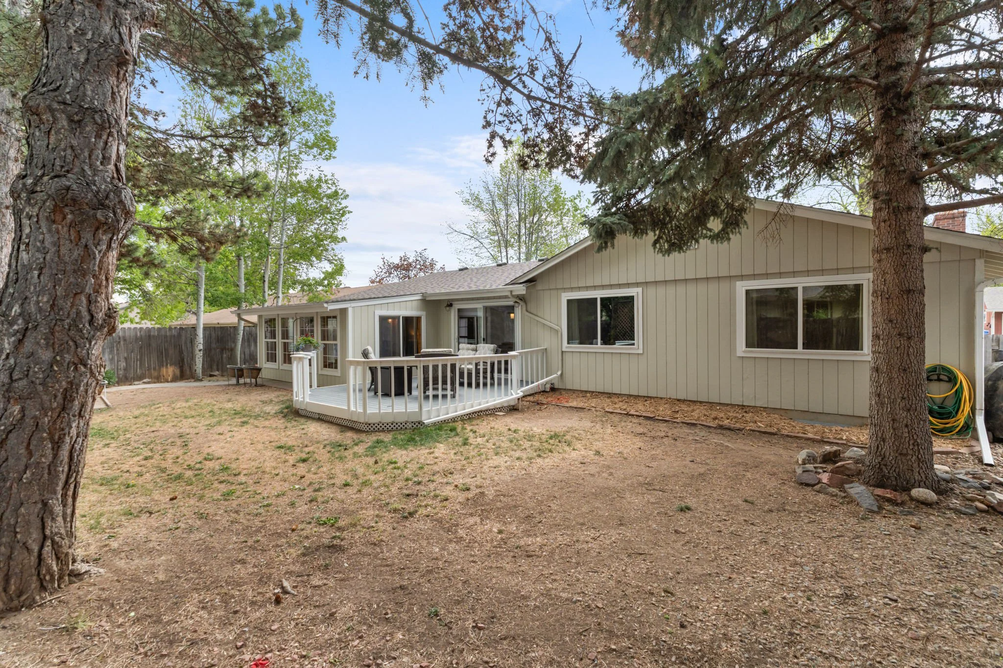 6,946 SF lot in an established neighborhood