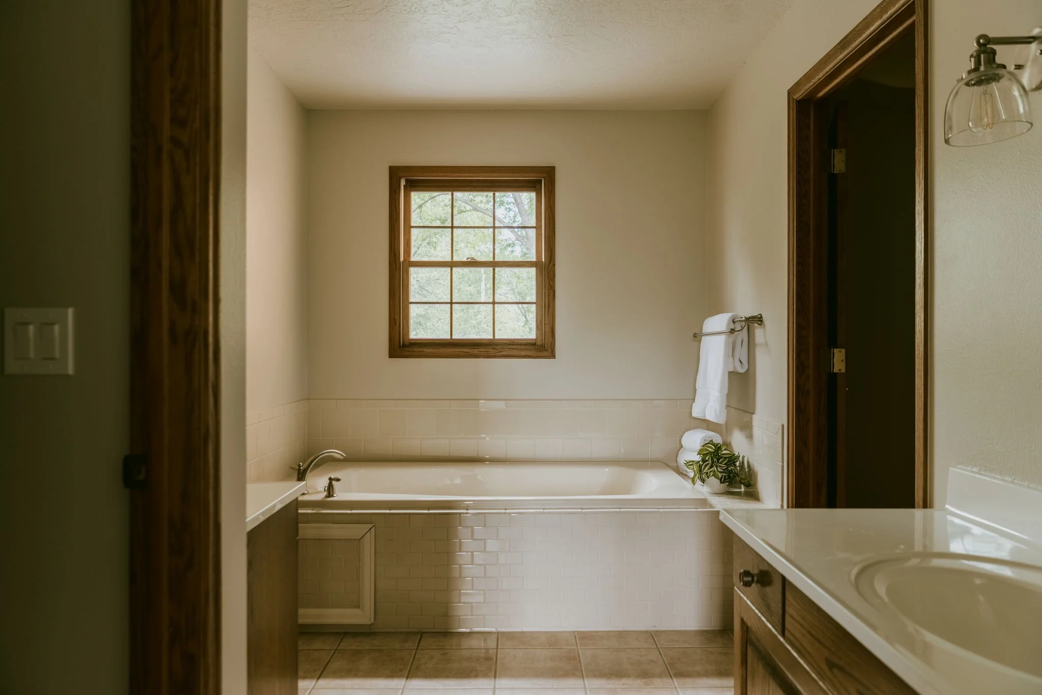 Extra large soaker tub