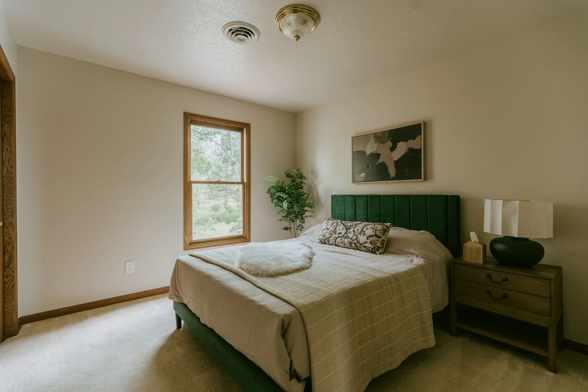 4th Bedroom (Upstairs)