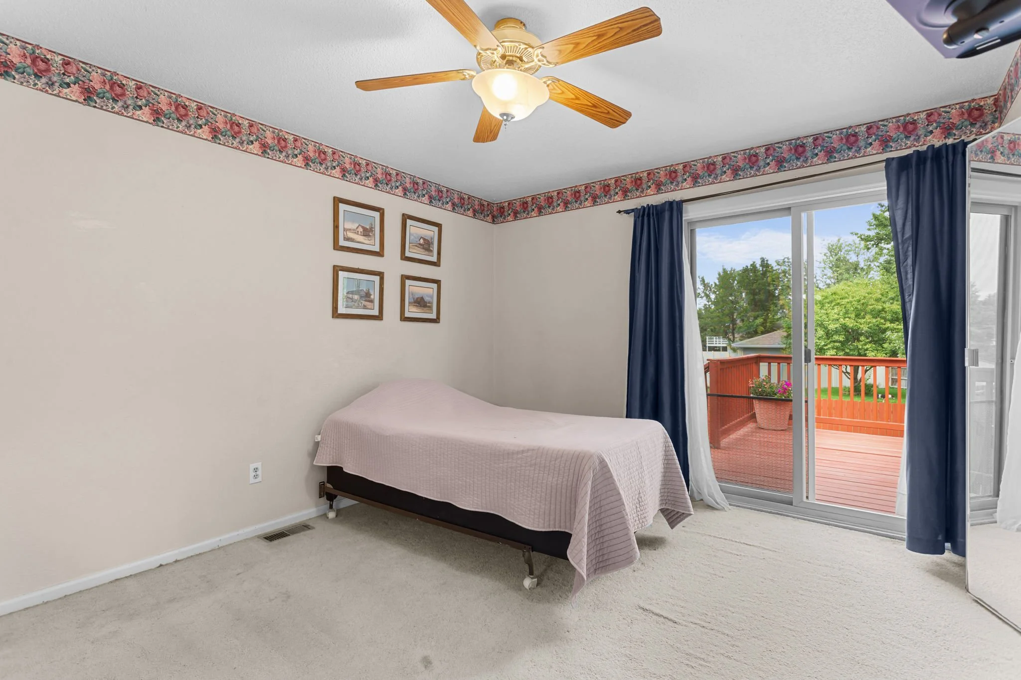 Primary Bedroom (Upper Level)