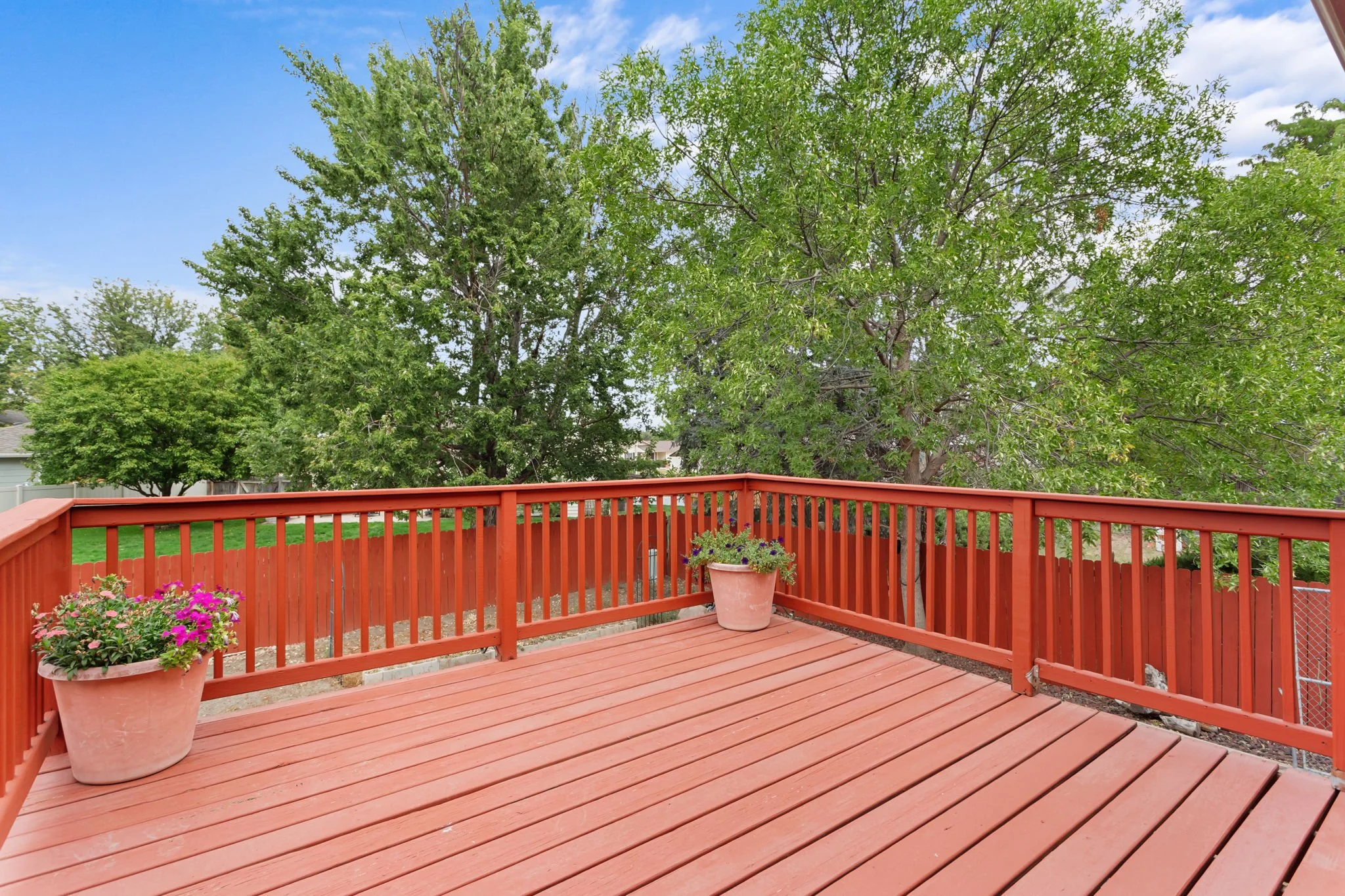 Spacious Backyard Deck