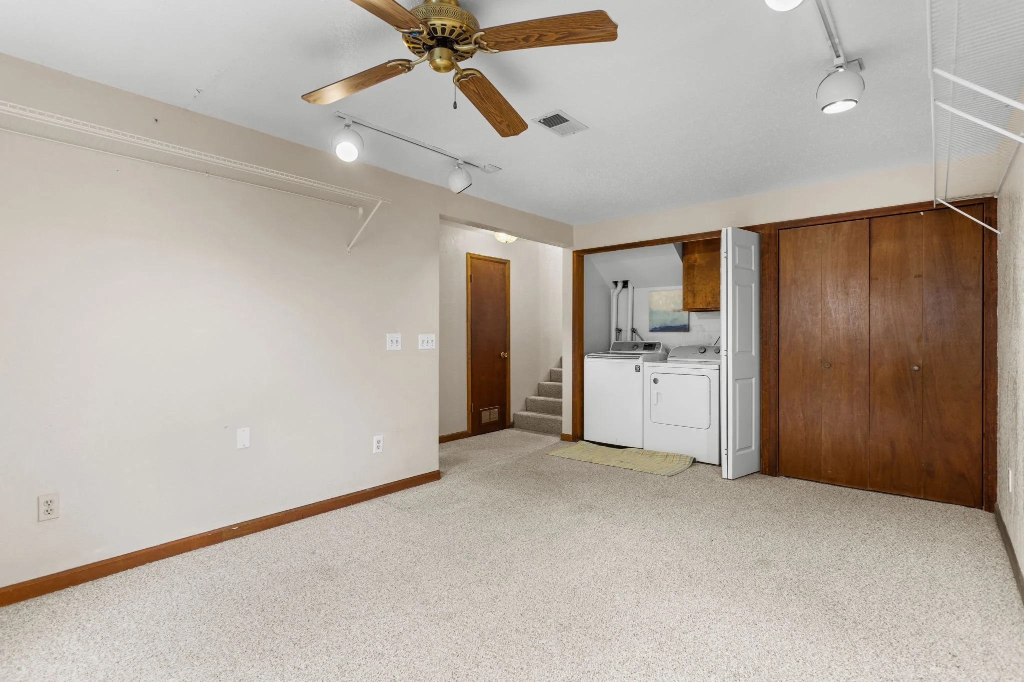 Rec Room & Laundry