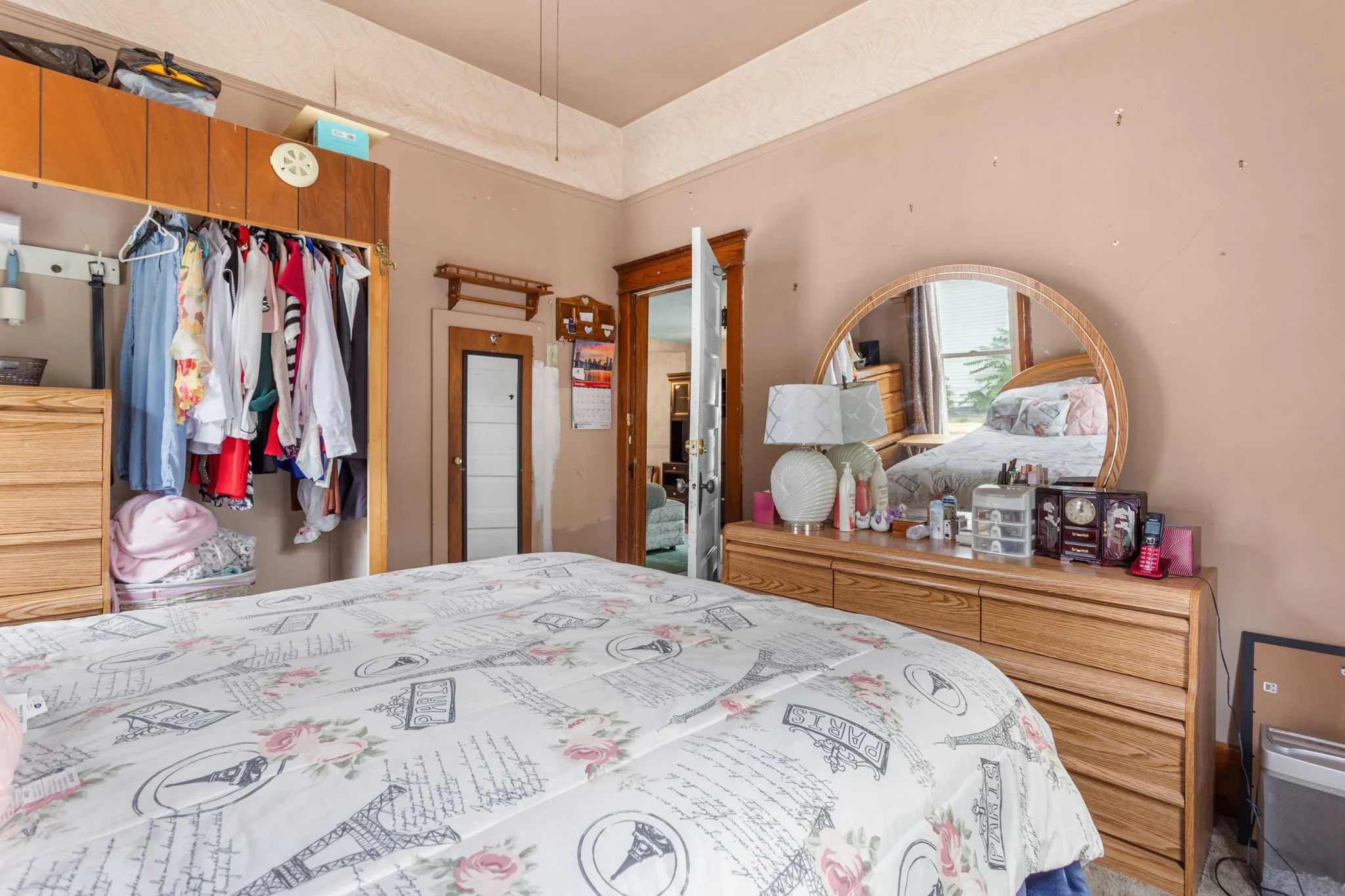 Primary Bedroom (Main-Level)