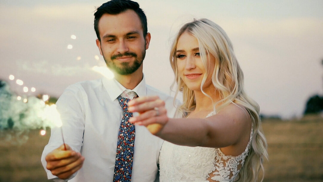 There's a funny moment in the second clip 🙈⁣⁣
⁣⁣
Wedding videos are not just about being your best looking self and &quot;cinematic&quot; the whole time. It's about being yourself, and having it to look back upon. The more couples show their persona