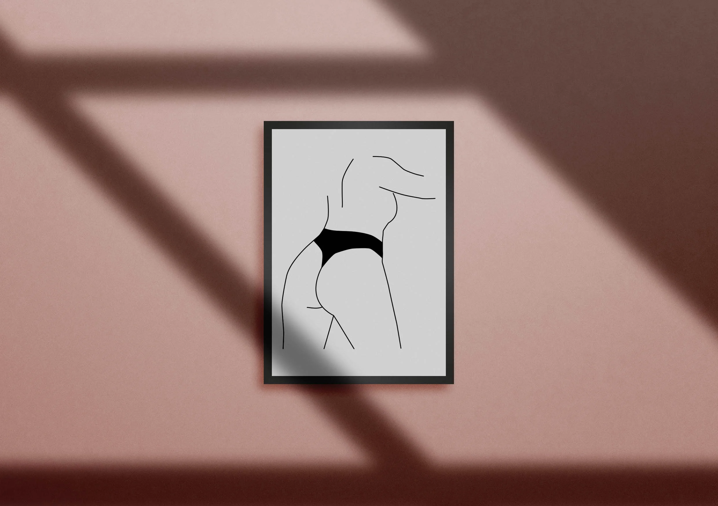 Curvy gstring blk - pnk walls.jpg