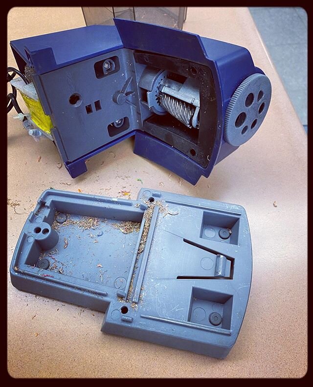 Holy Cow! What a week! The governor closes schools for 3 weeks (Ohio) but staff still reports 🤷. Still 2 days with kids (just a bit of crazy). No internet of course. And... my beloved X-acto pencil sharpener went down☹️. #teachersofinstagram #middle